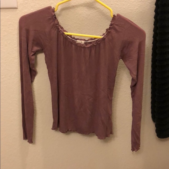 Fall off shoulder top - Picture 2 of 4